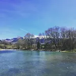 Riverside דירה *